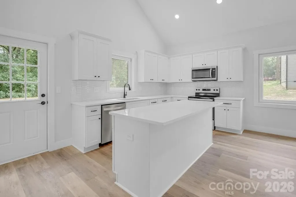 504 N Pine Street Cherryville NC 28021
