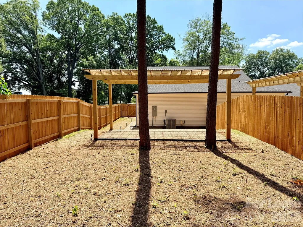 525 N Linwood Avenue Charlotte NC 28216