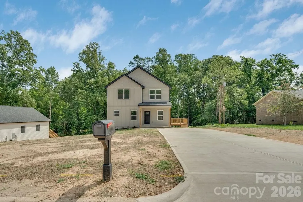 502 N Pine Street Cherryville NC 28021