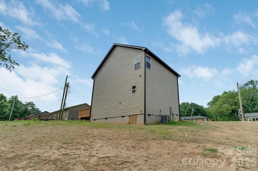 502 N Pine Street Cherryville NC 28021