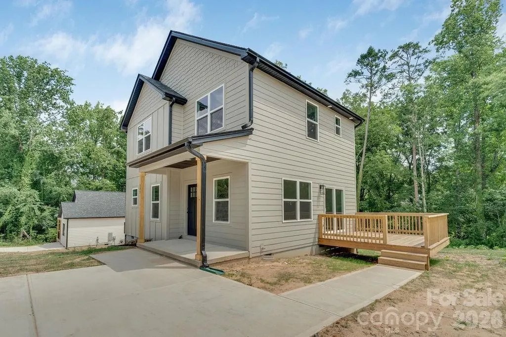 502 N Pine Street Cherryville NC 28021