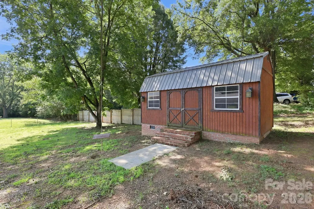 1300 Montgomery Avenue Albemarle NC 28001
