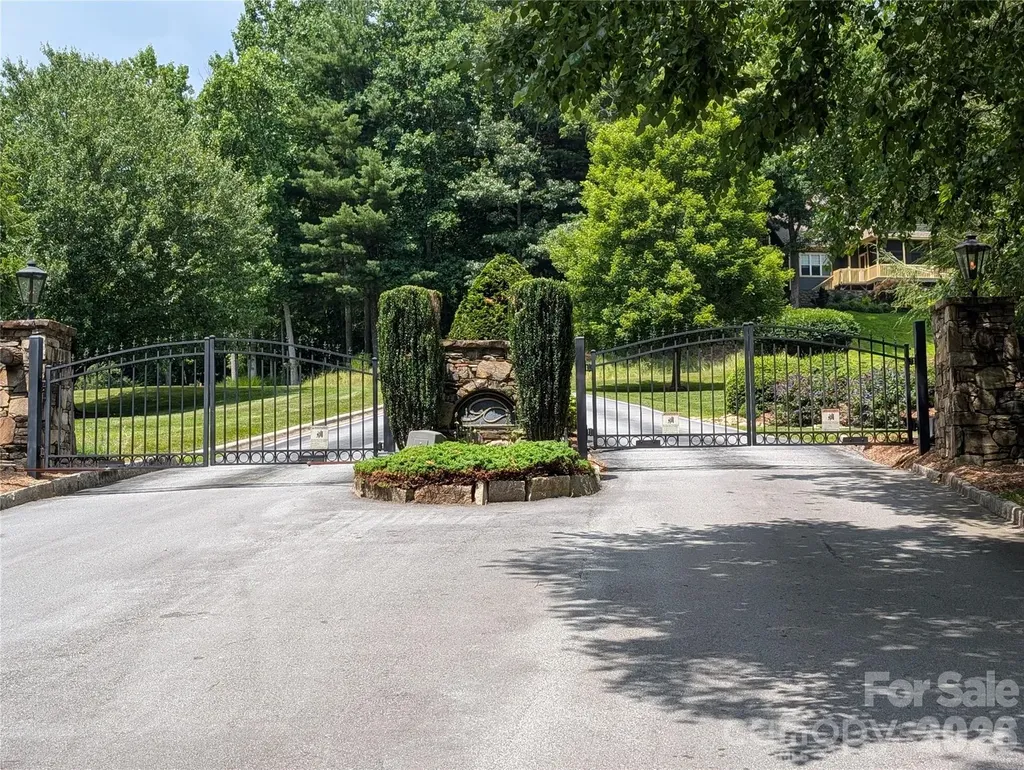 115 Ivywood Lane Laurel Park NC 28739