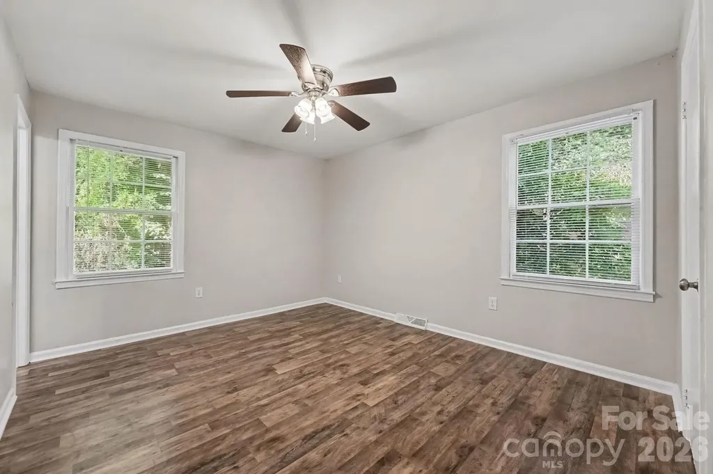 2726 Meadowcliff Drive Charlotte NC 28215