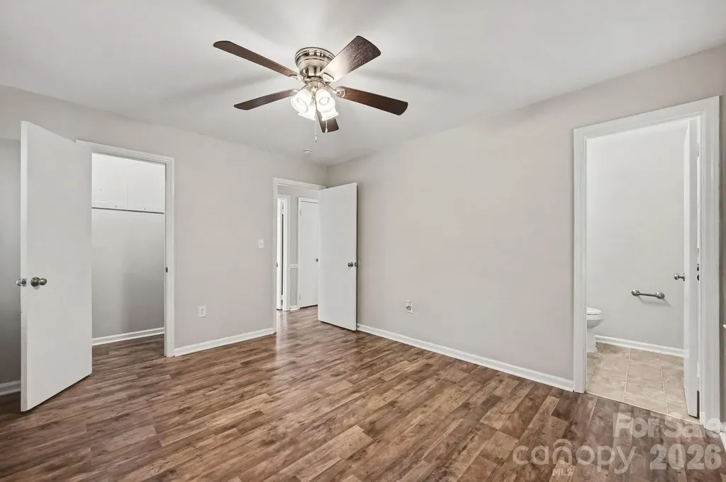 2726 Meadowcliff Drive Charlotte NC 28215