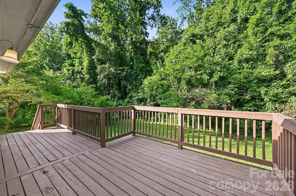 2726 Meadowcliff Drive Charlotte NC 28215