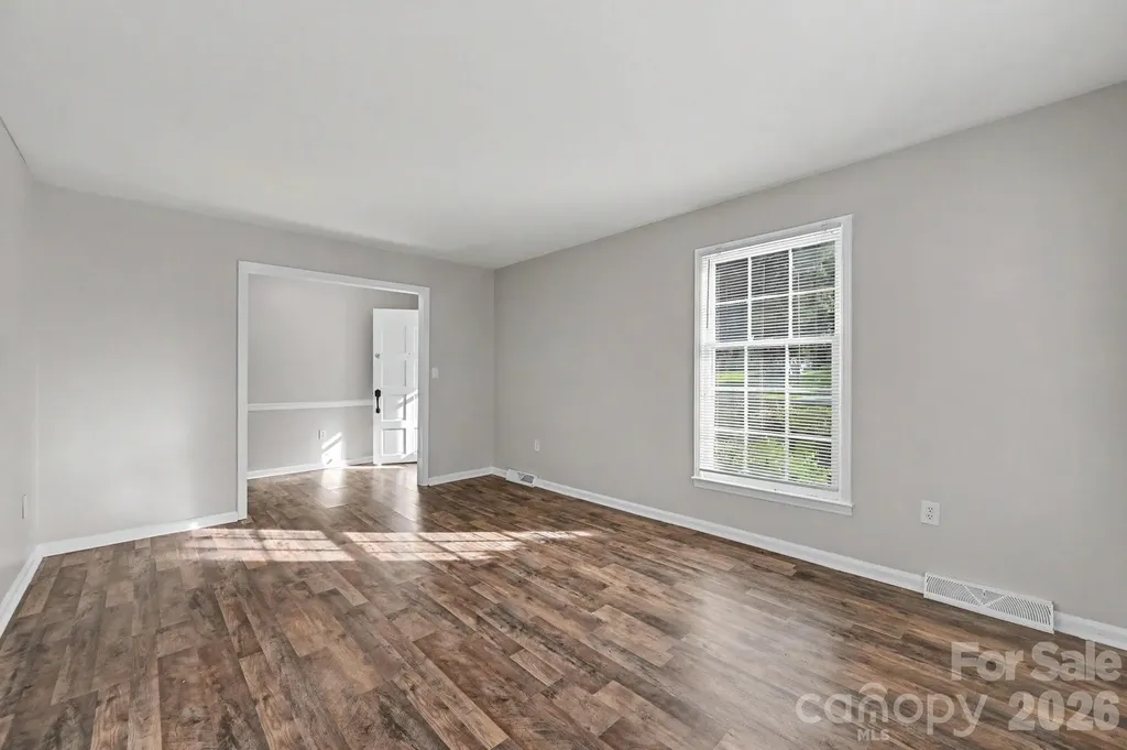 2726 Meadowcliff Drive Charlotte NC 28215