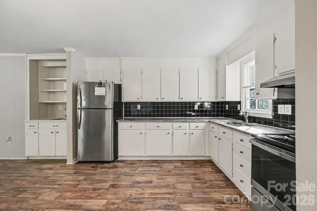 2726 Meadowcliff Drive Charlotte NC 28215