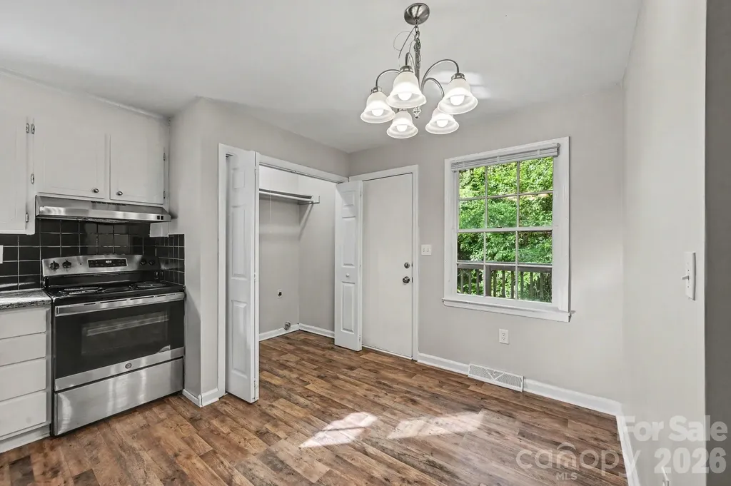 2726 Meadowcliff Drive Charlotte NC 28215