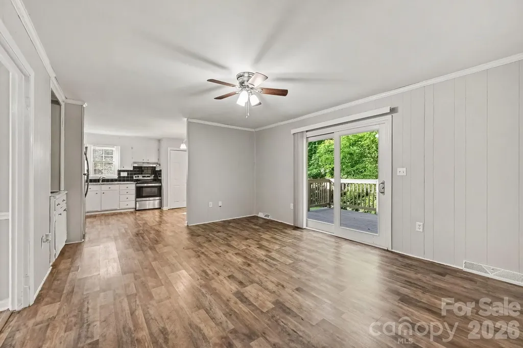 2726 Meadowcliff Drive Charlotte NC 28215