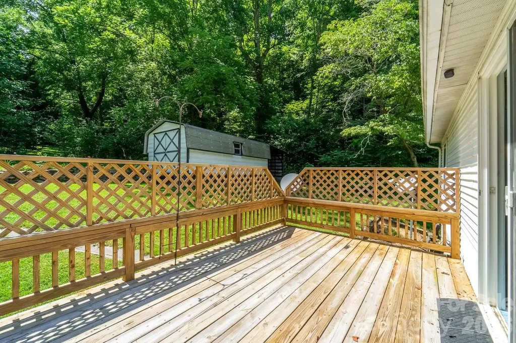 394 Anderson Creek Road Robbinsville NC 28771