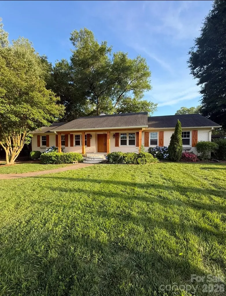 7030 Delta Lake Drive Charlotte NC 28215