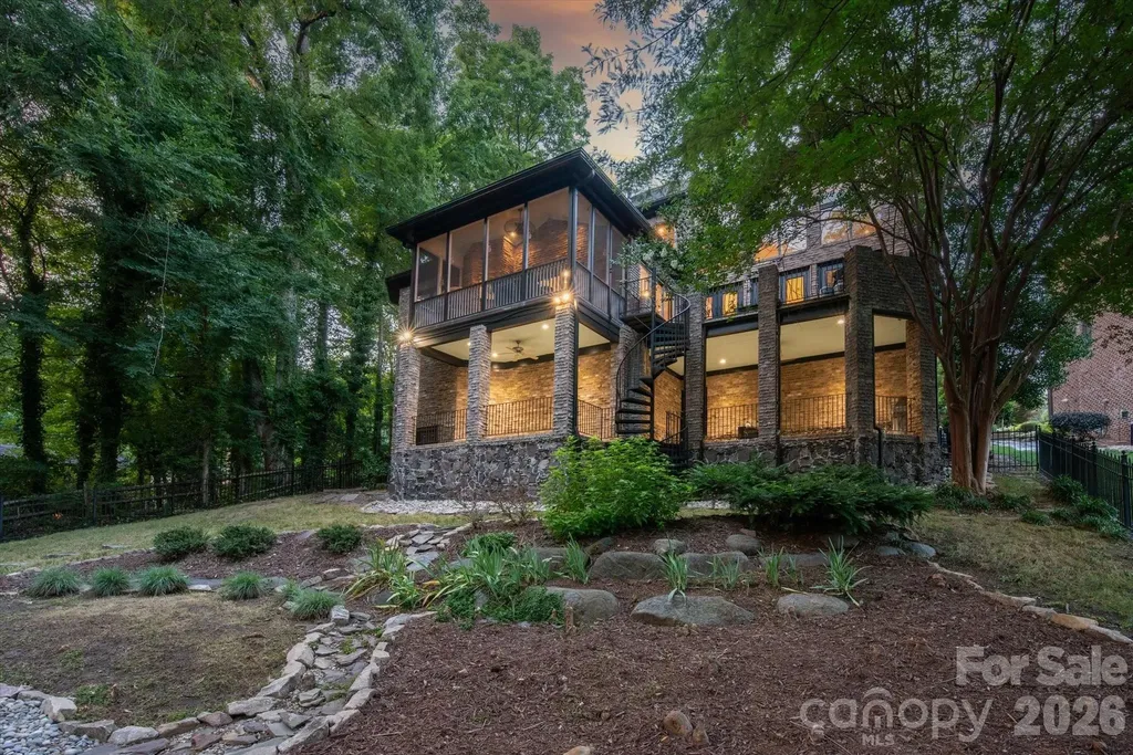 3603 Hennessy Place Charlotte NC 28210