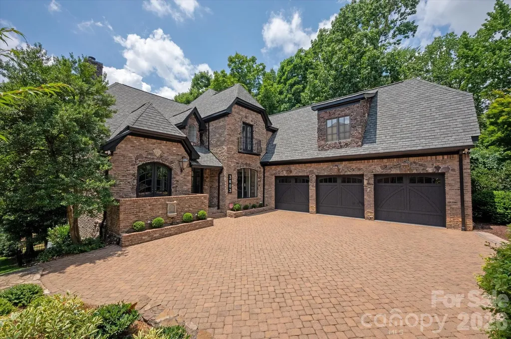 3603 Hennessy Place Charlotte NC 28210