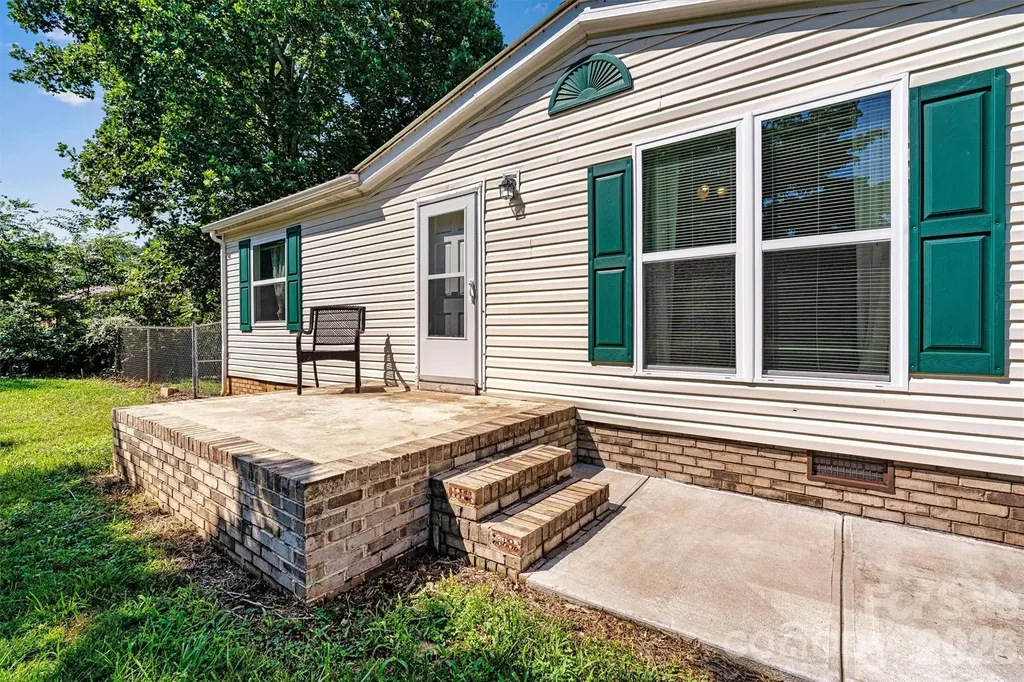 5135 36th Street Drive NE Hickory NC 28601