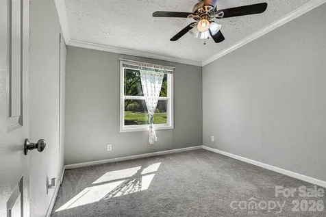 5135 36th Street Drive NE Hickory NC 28601