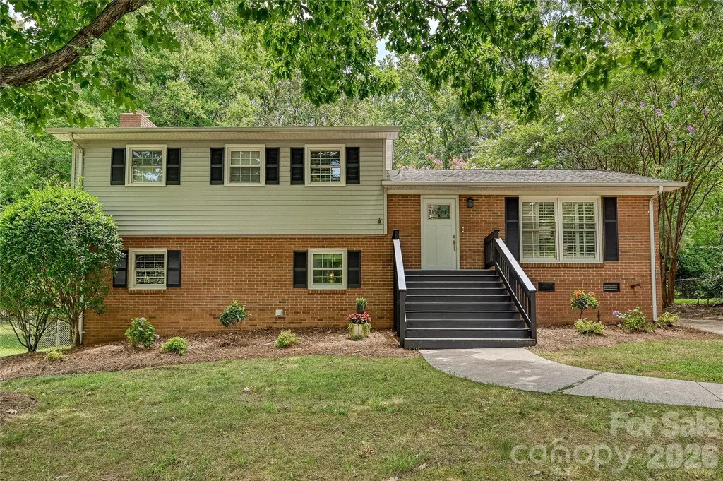 2308 Knickerbocker Drive Charlotte NC 28212