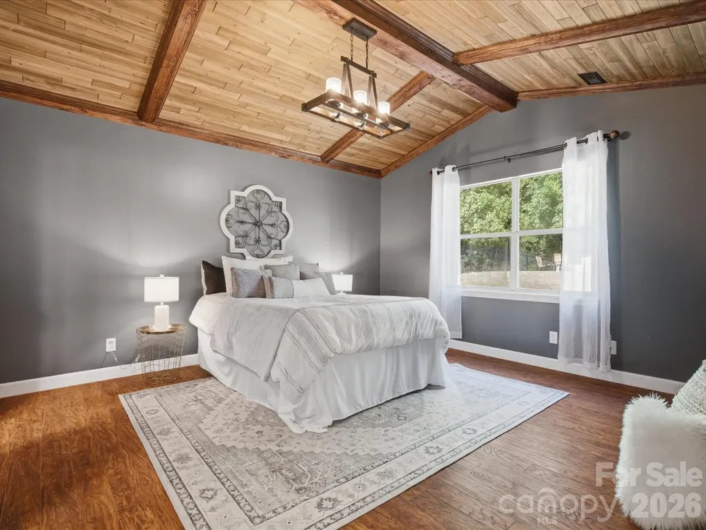 127 W Bank Drive Charlotte NC 28214