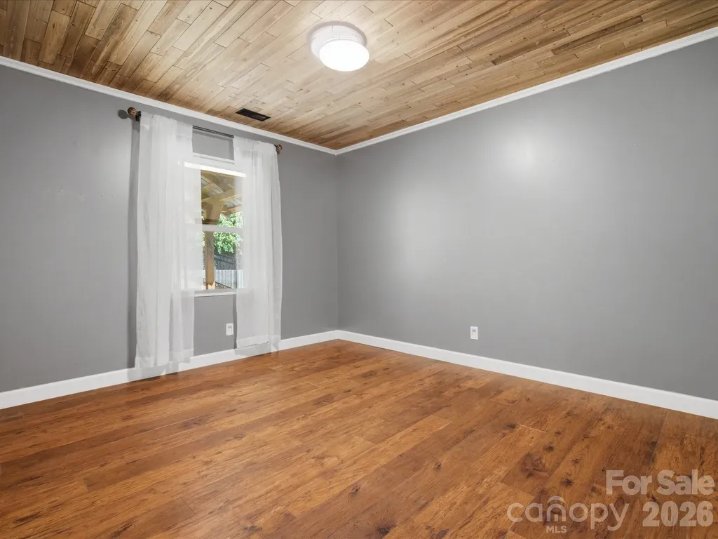 127 W Bank Drive Charlotte NC 28214