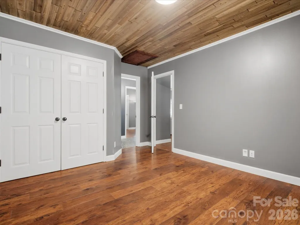 127 W Bank Drive Charlotte NC 28214