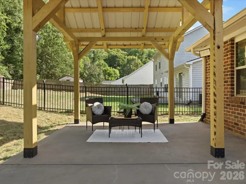 127 W Bank Drive Charlotte NC 28214
