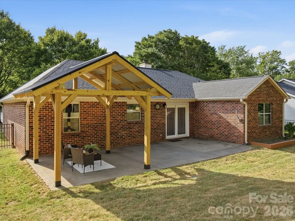 127 W Bank Drive Charlotte NC 28214