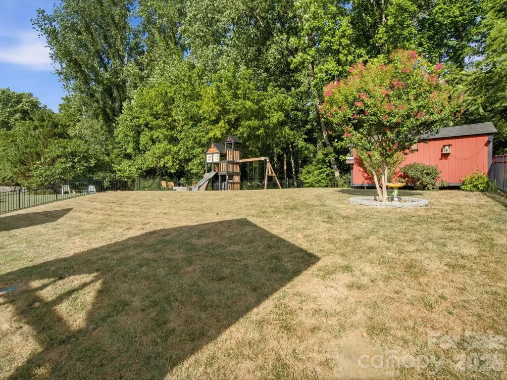 127 W Bank Drive Charlotte NC 28214