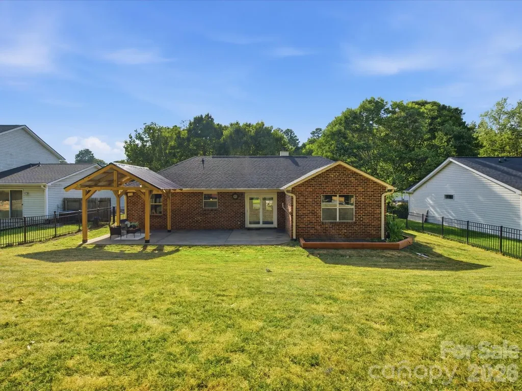 127 W Bank Drive Charlotte NC 28214