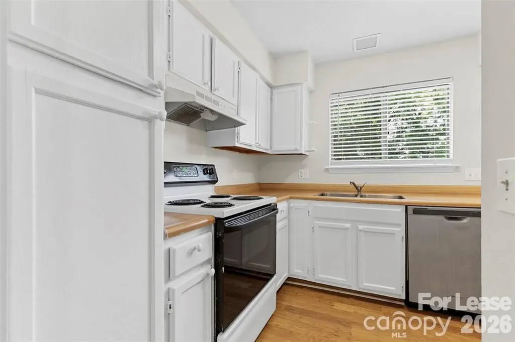3156 Heathstead Place Charlotte NC 28210