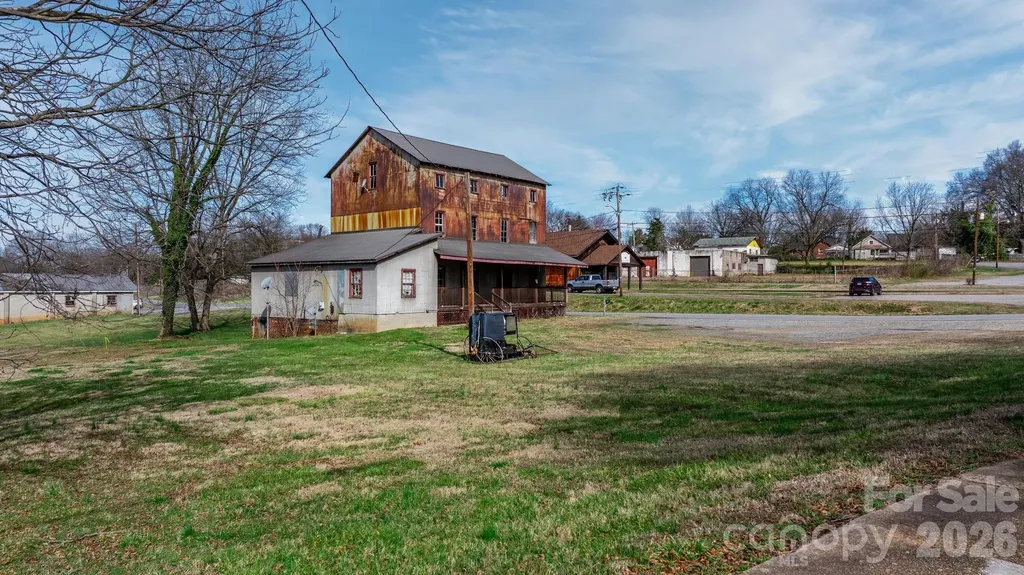 53 2nd Avenue N Taylorsville NC 28681