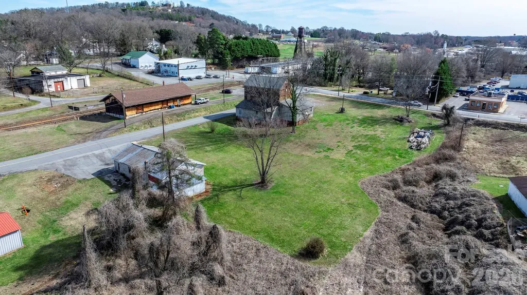 53 2nd Avenue N Taylorsville NC 28681