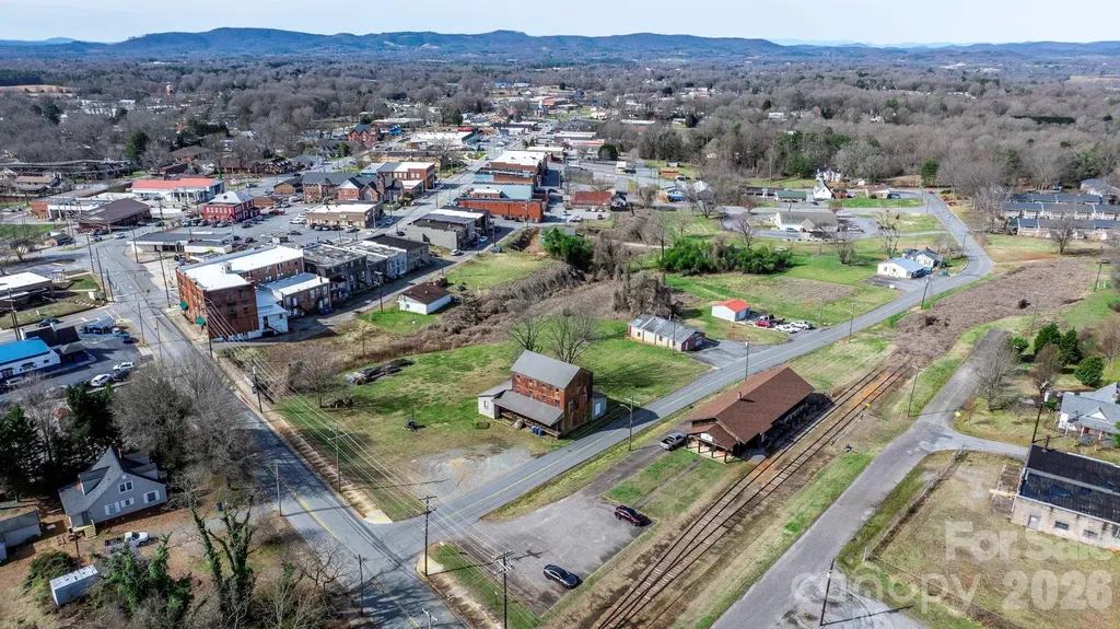53 2nd Avenue N Taylorsville NC 28681