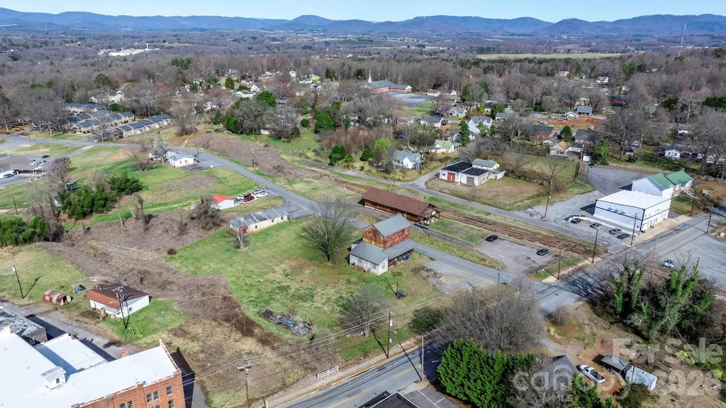 53 2nd Avenue N Taylorsville NC 28681