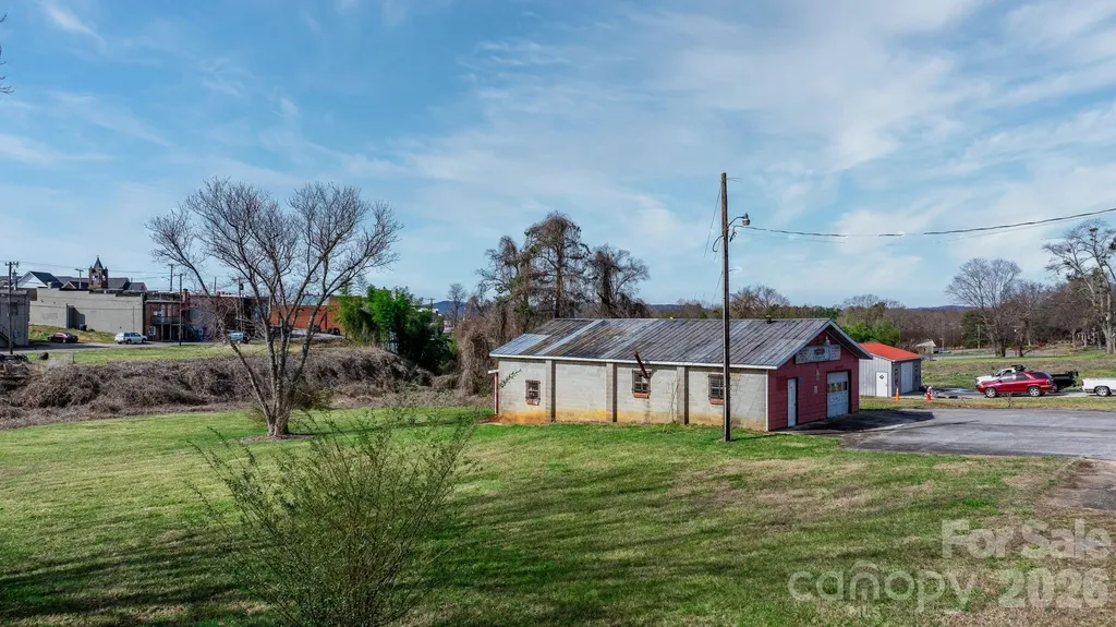53 2nd Avenue N Taylorsville NC 28681