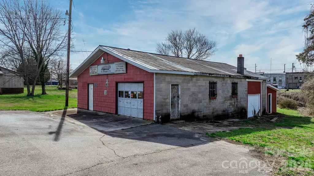 53 2nd Avenue N Taylorsville NC 28681