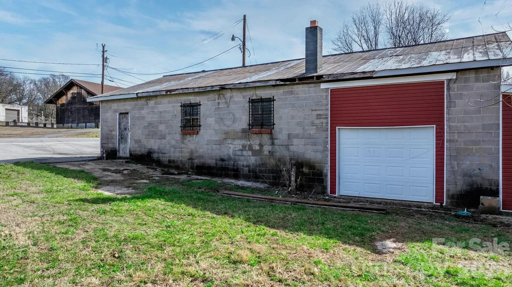 53 2nd Avenue N Taylorsville NC 28681