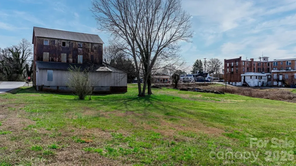 53 2nd Avenue N Taylorsville NC 28681