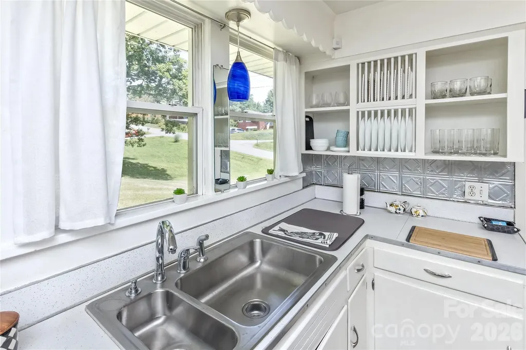 20 Cottage Street Woodfin NC 28804