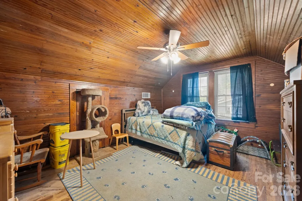 2504 Brentwood Circle Lenoir NC 28645