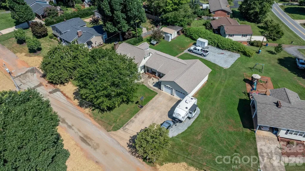 2504 Brentwood Circle Lenoir NC 28645