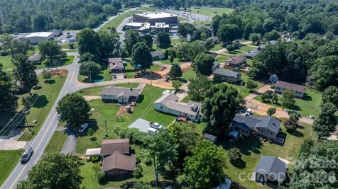 2504 Brentwood Circle Lenoir NC 28645
