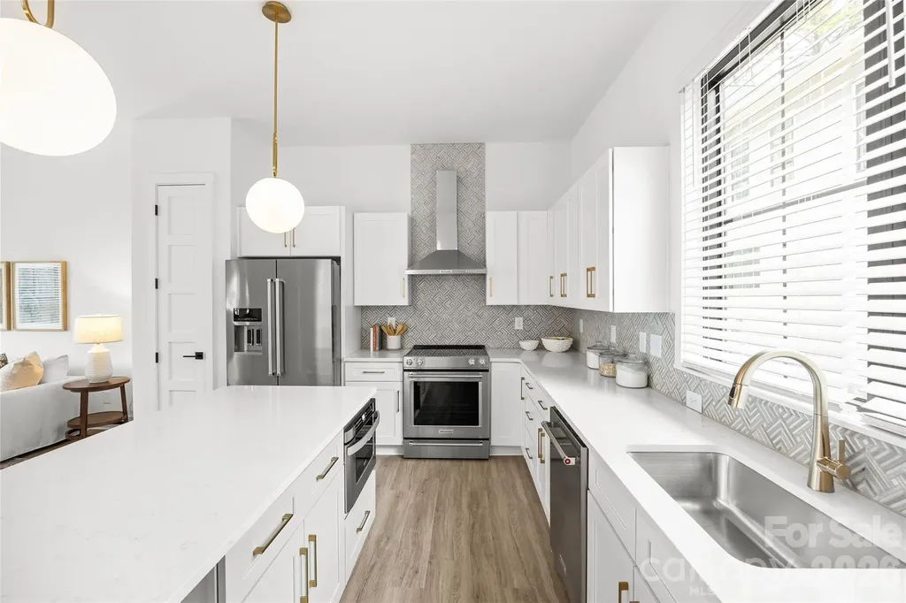 4039 S Tryon Street Charlotte NC 28217