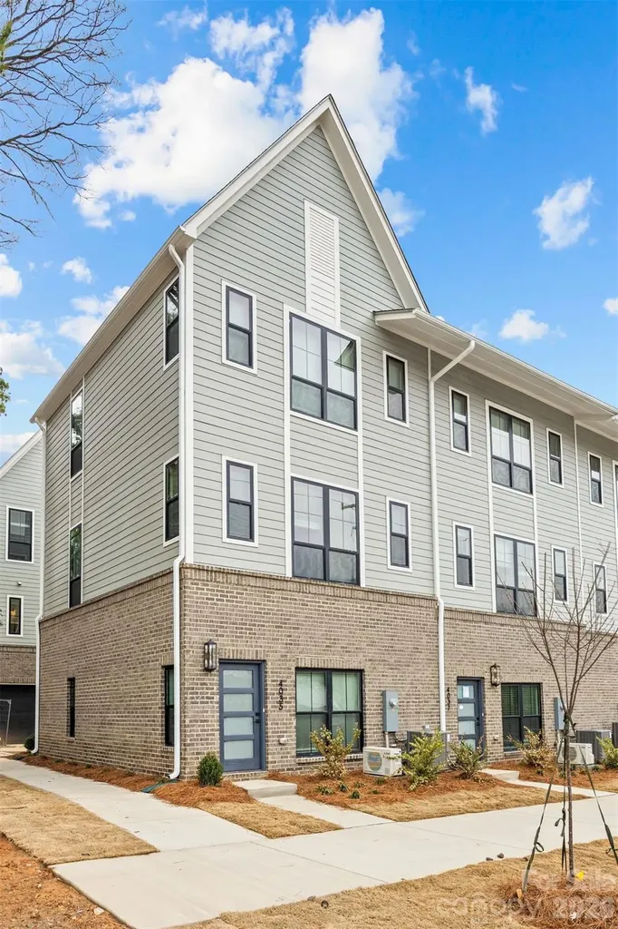 4039 S Tryon Street Charlotte NC 28217