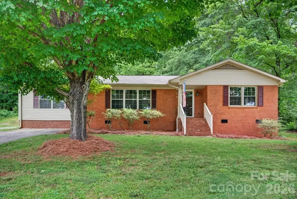 101 N Main Street Mount Pleasant NC 28124