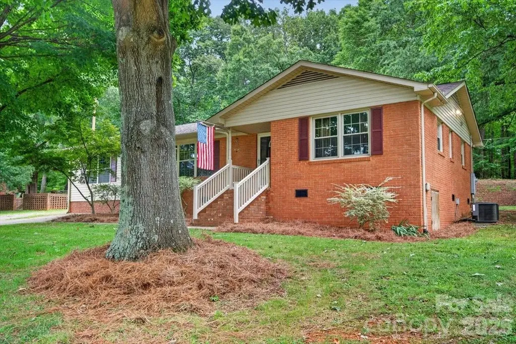 101 N Main Street Mount Pleasant NC 28124