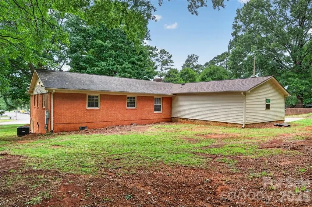 101 N Main Street Mount Pleasant NC 28124