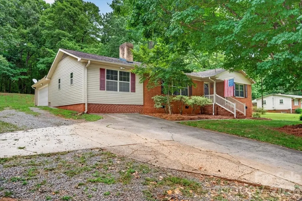 101 N Main Street Mount Pleasant NC 28124