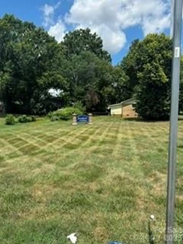 120 S Hoskins Road Charlotte NC 28208