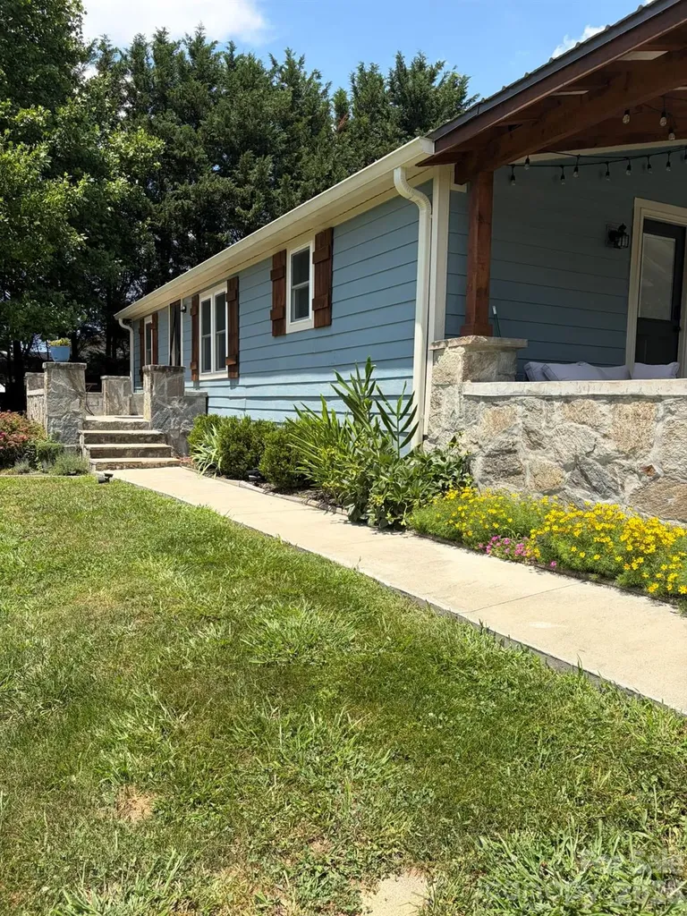 213 Sandy Creek Court Hendersonville NC 28792