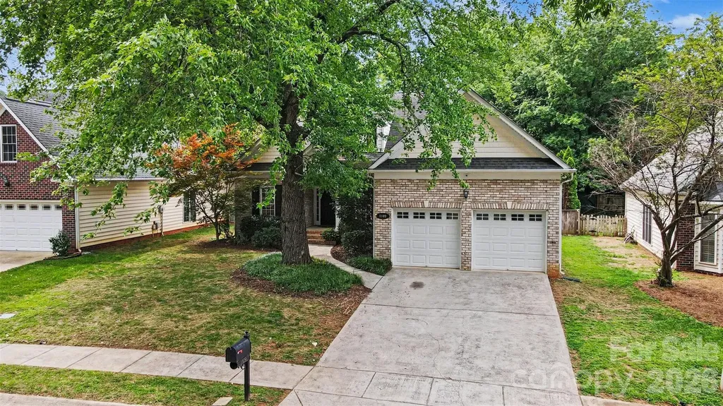 1109 Moray Court Charlotte NC 28211